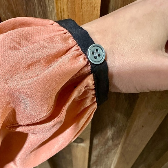 Authentic Marc Jacobs Pink and Black Blouse Button & Bow Back Size 0 - Picture 2 of 9